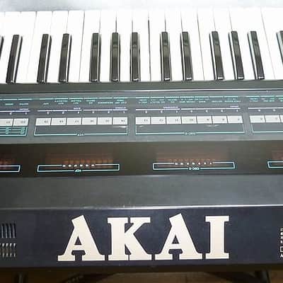 Akai AX-80 (vintage polyphonic analogue synthesiser AX 80 8 voice DCO collectable) image 7