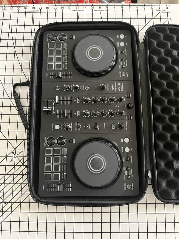 Pioneer DDJ-FLX4 2-Channel DJ Controller 2022 - Present - Graphite