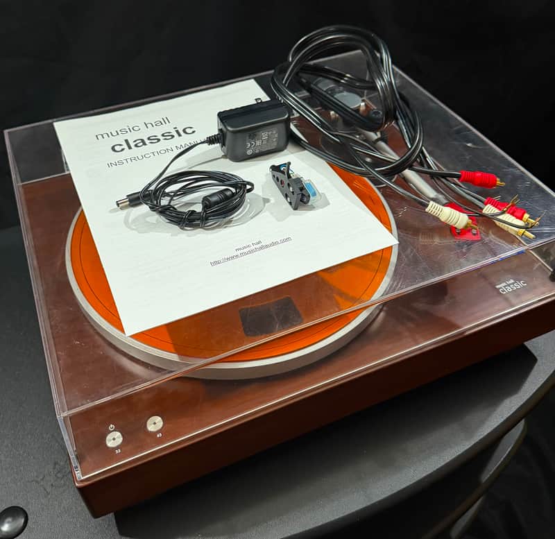 Music Hall Classic Turntable w/Extras Bild 1