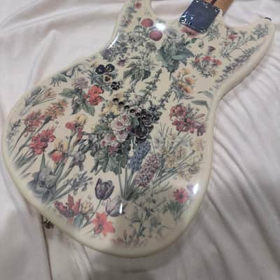 Fender Shawn Mendes Foundation Musicmaster 2020 - Yellow Floral image 3