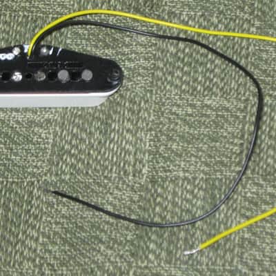 very near A+ (rarely used) genuine Fender Tex-Mex Stratocaster Bridge Single Coil Pickup, 7.4k full strength, White Cover (p/n # 50659000) +screws & rubber bushings, Alnico 5 magnets, staggered pole pieces, Polysol magnet wire, vinyl output wires image 23