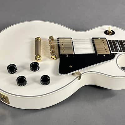 Gibson Custom Les Paul Custom Electric Guitar - Alpine White ~ As New Mint! image 2