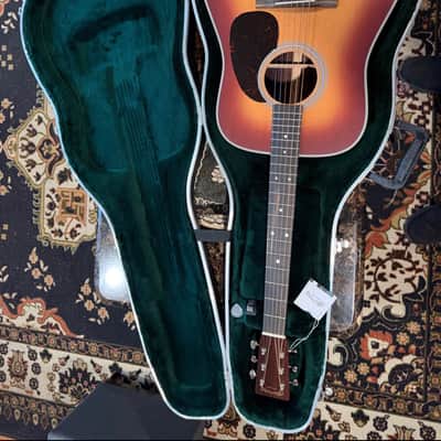 Martin D-28 2025 - Amberburst image 2