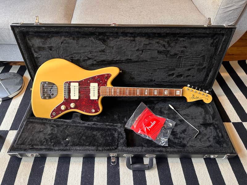 Fender Limited Edition 60th Anniversary Classic Jazzmaster Vintage Blonde with Upgraded Bridge and Fender Hard Case