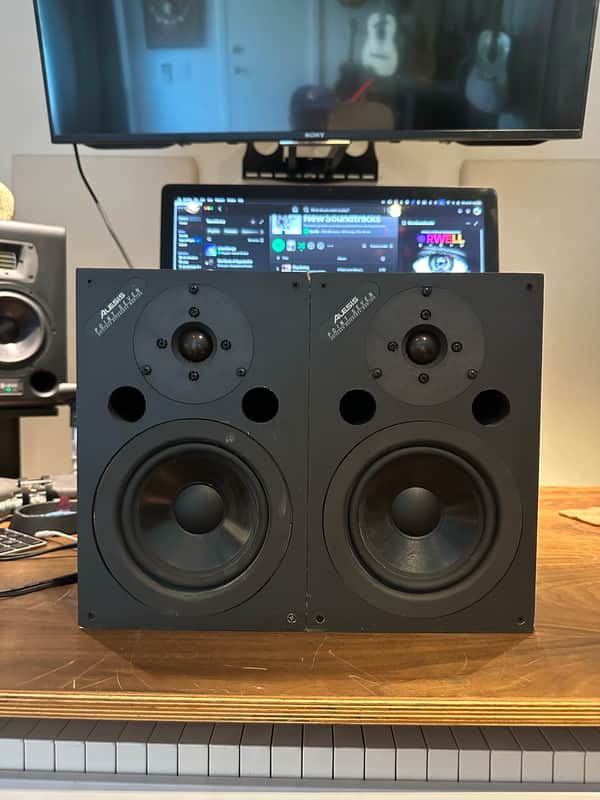 Alesis Point 7 Monitors WITH WALL MOUNTS image 1
