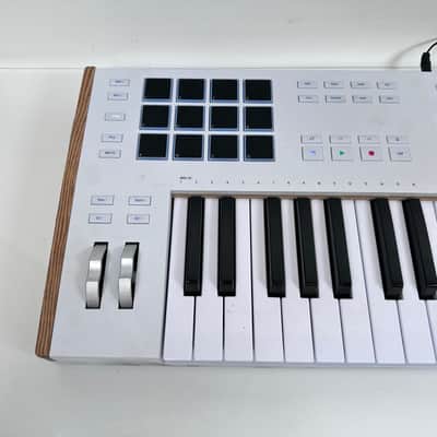 Arturia KeyLab 49 MK3 Professional MIDI Keyboard Controller - White image 3