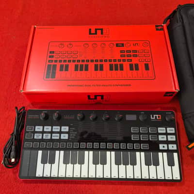 IK Multimedia UNO Synth Pro Desktop 32-Key Analog Synthesizer 2021 - Black with White Keys image 2