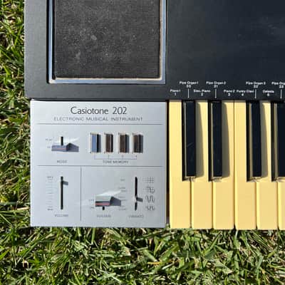 Casio CT-202 Casiotone 49-Key Synthesizer 1980s - Black image 2