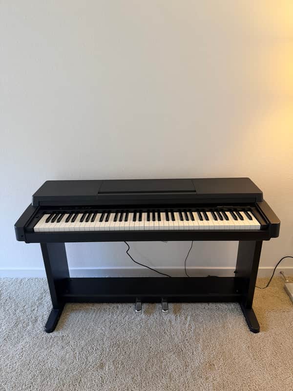 Yamaha Clavinova CLP-250 1989 - Black image 1