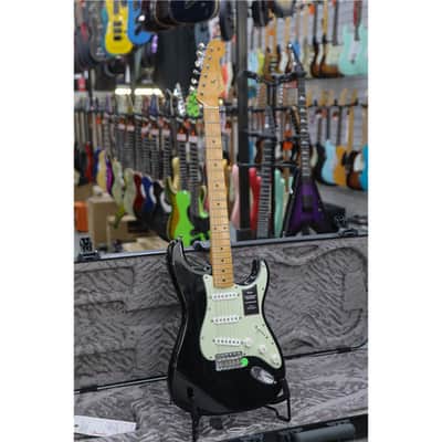 FENDER Vintera II Road Worn '60s Strat MN Black image 3