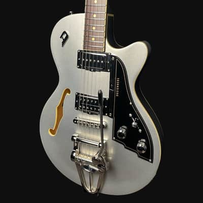 Duesenberg Starplayer TV Electric Guitar in Silver Sparkle W/ Hardcase image 3