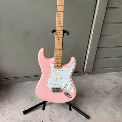 Fender Limited Edition Player Stratocaster - Gig Bag and Installed Locking Tuners Included - Shell Pink and Maple Fretboard image 2