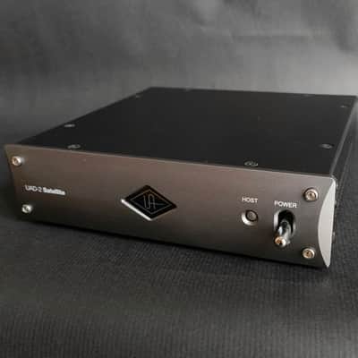 Universal Audio UAD-2 Satellite Thunderbolt 3 OCTO Core Desktop DSP Accelerator 2019 - Present - Gray image 2