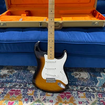 Used Fender 1954 American Vintage Reissue Stratocaster 2015 - Sunburst w/ OHSC image 1