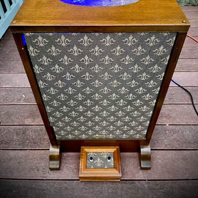 Rotary Connection 2 speed portable Leslie/Rotary lite up guitar speaker cab with 2 button footswitch! BIG CTS 15x9 vintage speaker inside. 2 inner bulbs that change with the speed changes. Real vintage hardwoods. 2026 - Wood image 21