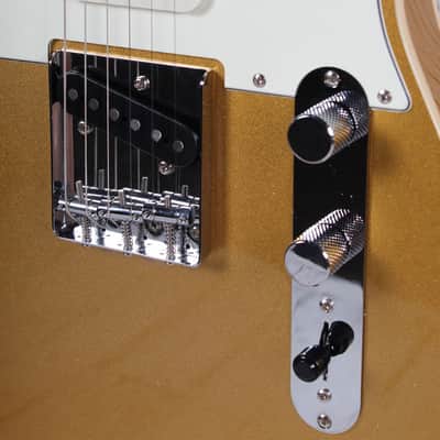 Squier Paranormal Custom Nashville Stratocaster Electric Guitar Aztec Gold image 4