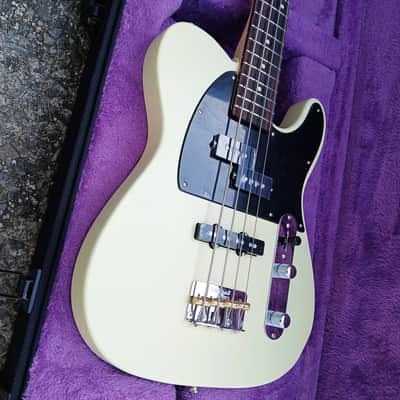 Clip TBS-4 Bass Guitar Short Scale Telebass Aged Vanilla image 5