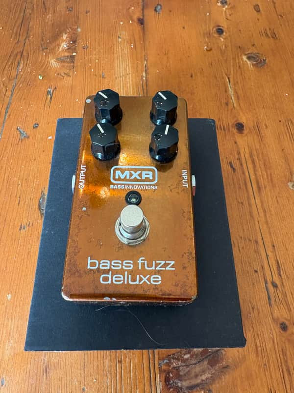 MXR M84 Bass Fuzz Deluxe