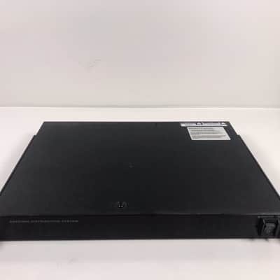 Shure UA845 UHF Antenna Distribution System FQ: 692-716 MHz image 1