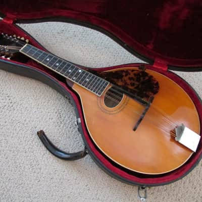 Circa 1918 Gibson A2 Mandolin w/OHSC image 1