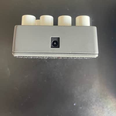 Electro-Harmonix Guitar Mono Synth 2019 - Present - Gray / Yellow image 3