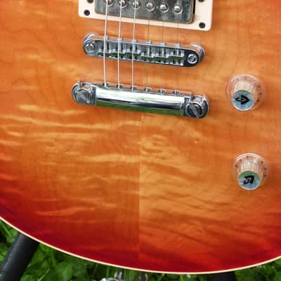 Guild Bluesbird flame top Custom shop 2000 cherry sunburst image 3
