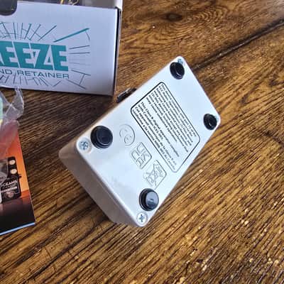 Electro-Harmonix Freeze Nano Sound Retainer Sustain Pedal 2010 - Present - Blue / Gray image 5