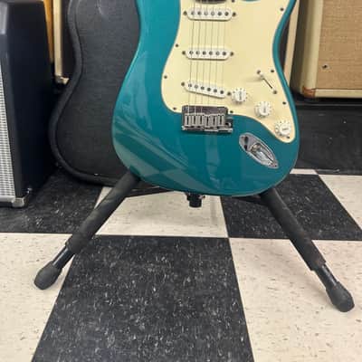 Fender American Standard Stratocaster with Matching Headstock, Rosewood Fretboard 1995 - Ocean Turquoise image 4