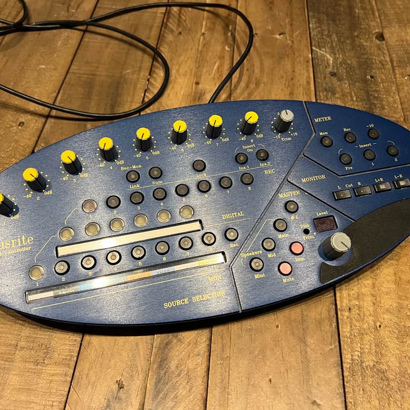 Focusrite Blue 300 Mastering Controller/Mastering module blue