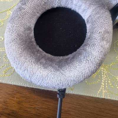 Beyerdynamic DT-880 Pro. Semi-Open Studio Headphones. image 3