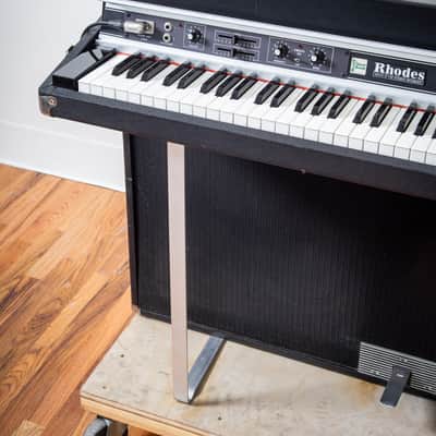 1982 Rhodes Mark II Suitcase 73 "Rod" image 3