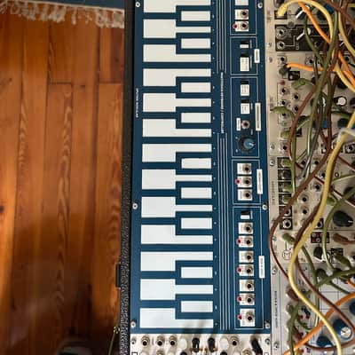 Sputnik Modular Multi-Touch Keyboard Controller 2016 - Blue image 2
