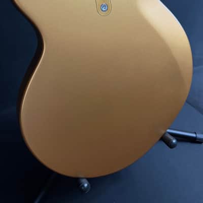 Eastman Fullertone Offset '62 Electric Guitar Metallic Gold Finish w/ Gig Bag image 11