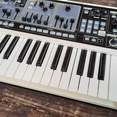 Roland SH-01 GAIA 37-Key Digital Synthesizer image 5