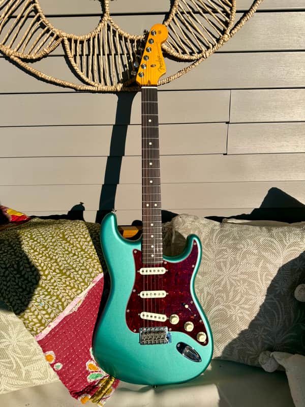 2025 Fender American Professional Classic Stratocaster Faded Sherwood Green Metallic—Free Warranty!