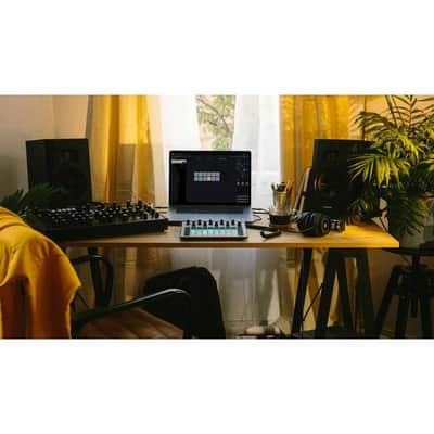 NOVATION CIRCUIT-RTM Boîte à rythme à matrice RGB image 6