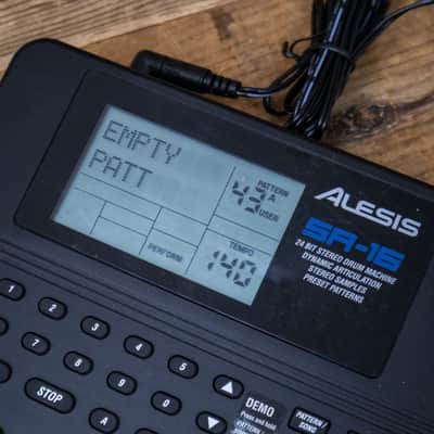 Alesis SR-16 Drum Machine with Power Supply SR16 MIDI Rhythm Beat U284483 image 7