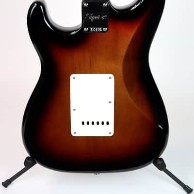 Squier Classic Vibe '60s Stratocaster 3-Color Sunburst image 8