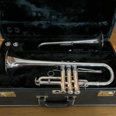 Yamaha YTR 9710 F/G Trumpet image 2