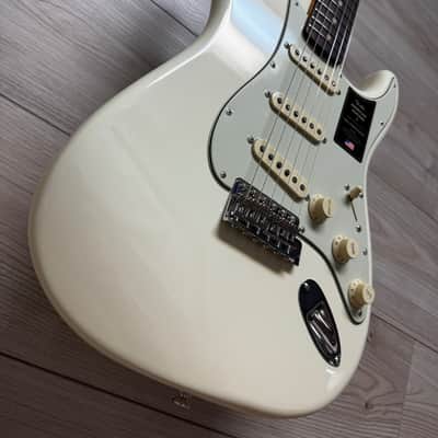 Fender American Vintage II 1961 Stratocaster Electric Guitar, Olympic White image 2