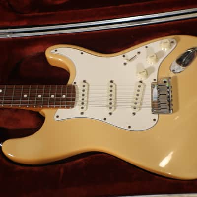 Fender American Standard Stratocaster Vintage White / Butterscotch electric guitar with case vintage 1984-88 AS-IS image 3