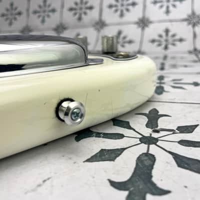 Fender Player Precision Bass with Pau Ferro Fretboard • Polar White • 2020 • 8.44 lb image 20