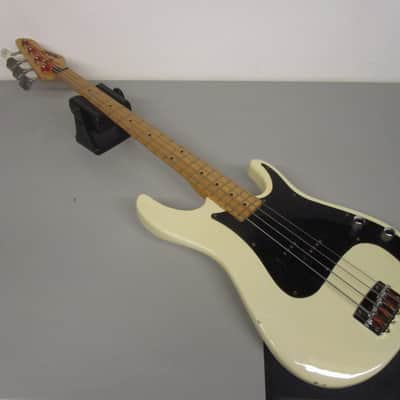 Peavey Fury Bass 1993 White image 1