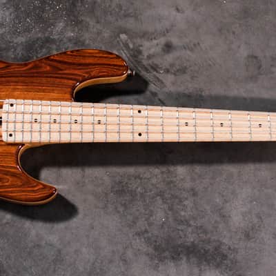 Maruszczyk Elwood L 2021 Carribean rosewood image 2