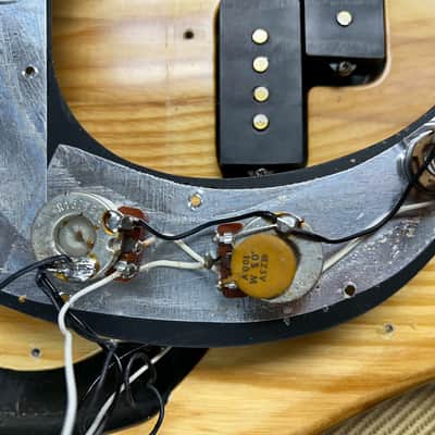 Fender Precision Bass with Rosewood Fretboard 1979 - Natural image 17