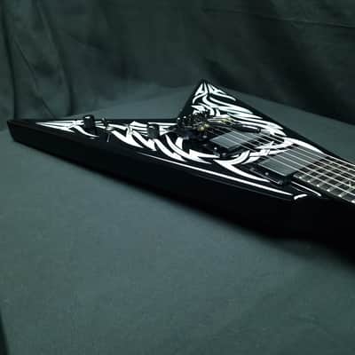 B.C. Rich KKV Kerry King Signature Speed V 2008 Made in Korea Onyx with White Tribal Graphic Neck Thru Kahler EMG 81 85 Slayer guitar image 8