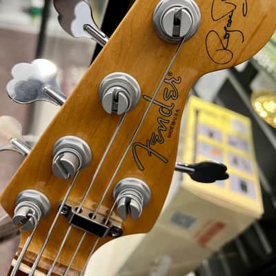 Fender Roscoe Beck Artist Series Signature Bass V 1998- 3-Colour Sunburst image 10