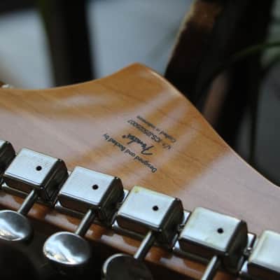 SQUIER "FSR Classic Vibe™ '60s Jazzmaster®, Laurel Fingerboard, White Pearloid Pickguard, Matching Headstock, Competition Burgundy", 3, 57 KG image 7