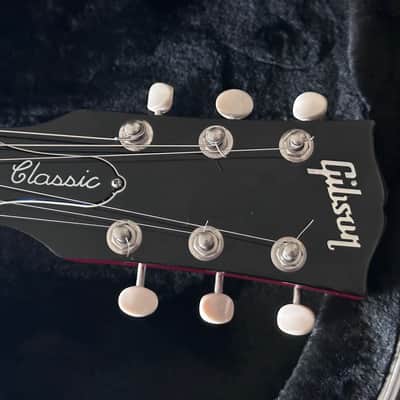 2010 Gibson SG Classic and Case Heritage Cherry image 3
