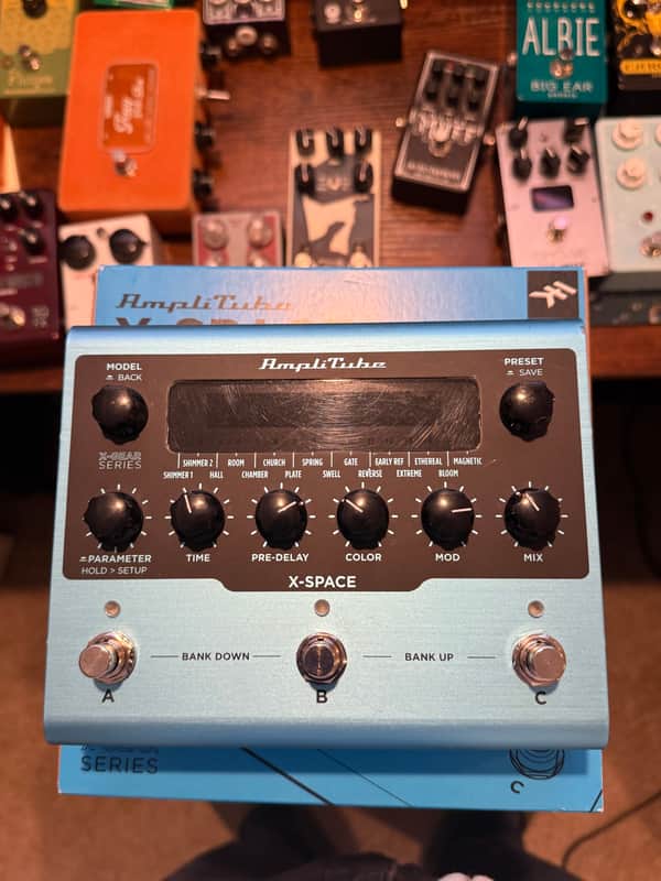 IK Multimedia AmpliTube X-Space 2021 - Blue image 1